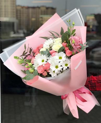 Букет цветов из: Розы, Лизиантусы и Хризантемы в Урае